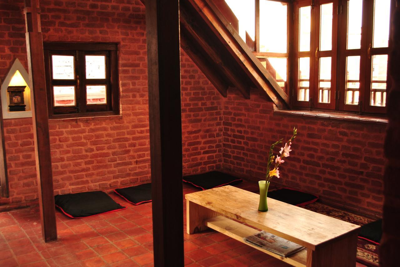 Yamba Traditional Home Lalitpur Экстерьер фото