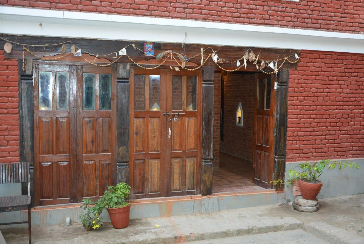 Yamba Traditional Home Lalitpur Экстерьер фото