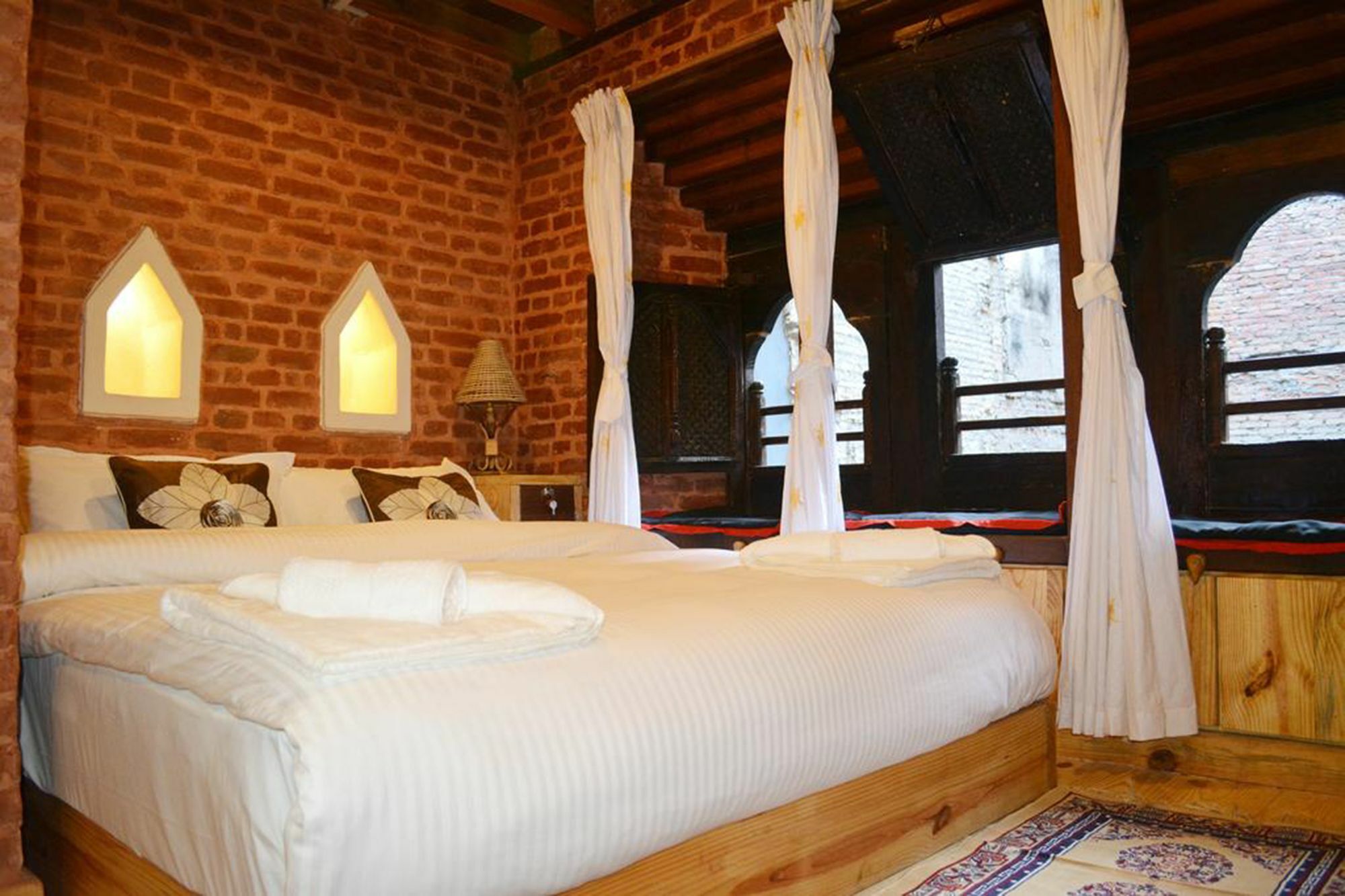 Yamba Traditional Home Lalitpur Экстерьер фото